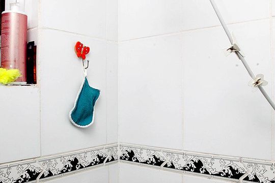 Banheiro de apartamento à venda com 2 quartos, 51m² em Menino Deus, Porto Alegre