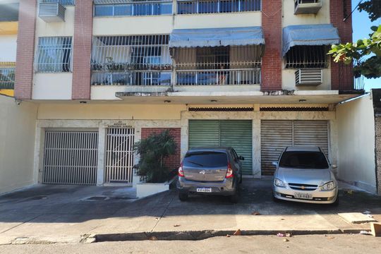 Fachada de apartamento para alugar com 2 quartos, 74m² em Coelho, São Gonçalo