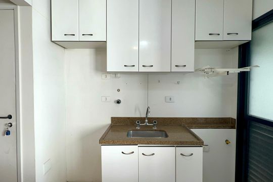 Cozinha de apartamento para alugar com 1 quarto, 32m² em Jardim Paulista, São Paulo