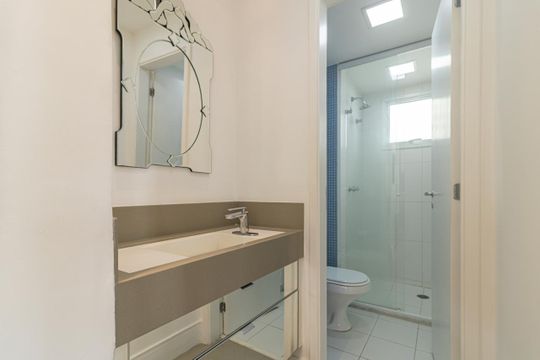 Banheiro de kitnet/studio à venda com 1 quarto, 80m² em Vila Olímpia, São Paulo
