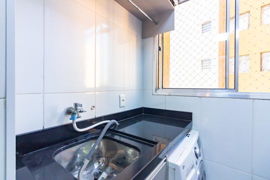 Área de Serviço de apartamento para alugar com 2 quartos, 58m² em Piratininga, Osasco