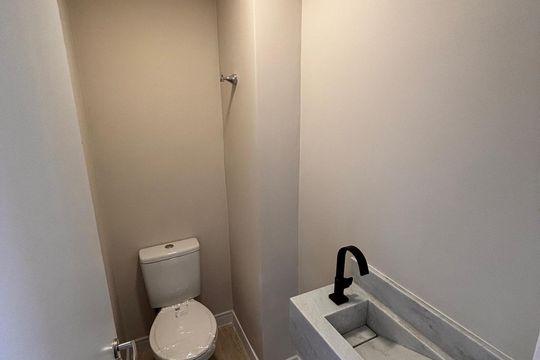 Lavabo de apartamento para alugar com 2 quartos, 105m² em Empresarial 18 do Forte, Barueri