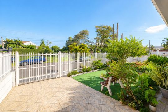 Área externa de casa para alugar com 3 quartos, 128m² em Centro, Gravataí