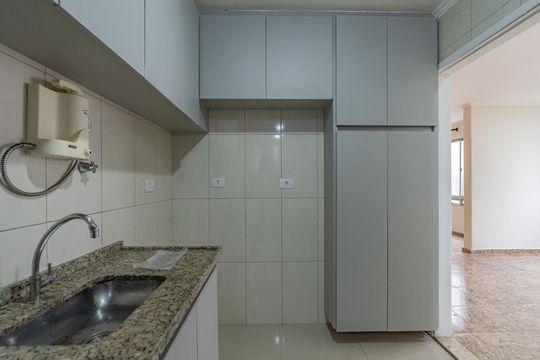 Cozinha de apartamento para alugar com 2 quartos, 65m² em Vila Moraes, São Paulo