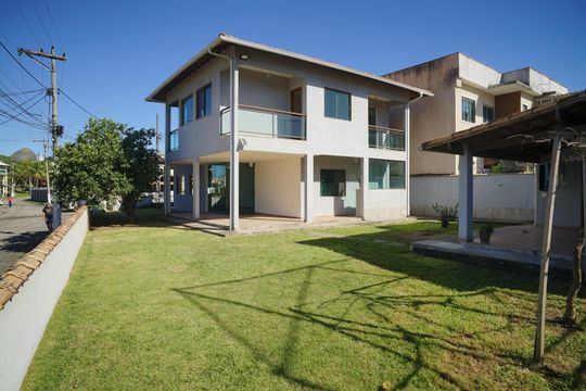 Quintal de casa de condomínio para alugar com 4 quartos, 251m² em Inoã, Maricá