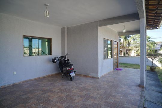 Garagem de casa de condomínio para alugar com 4 quartos, 251m² em Inoã, Maricá