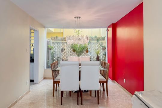 Sala de casa à venda com 3 quartos, 200m² em Paraíso, São Paulo