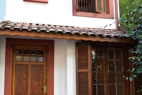 Fachada de casa para alugar com 2 quartos, 98m² em Jardim Paulista, São Paulo