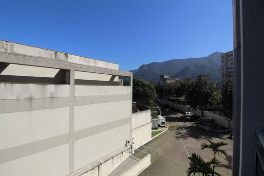 Sala - Vista de kitnet/studio para alugar com 1 quarto, 35m² em Jacarepaguá, Rio de Janeiro