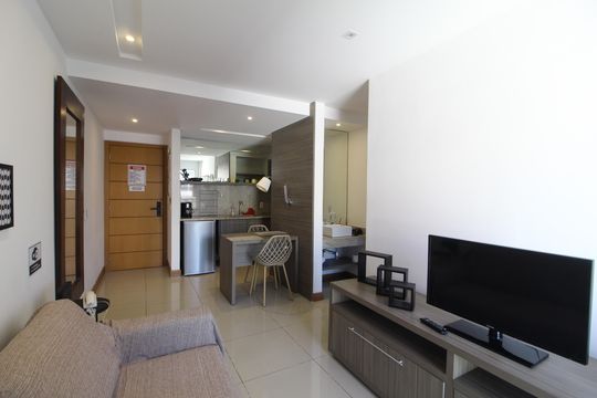 Sala de kitnet/studio para alugar com 1 quarto, 35m² em Jacarepaguá, Rio de Janeiro