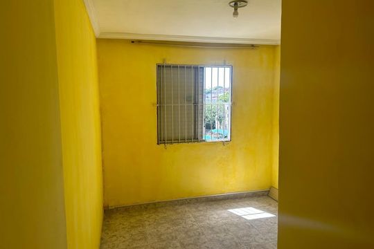 Quarto de apartamento à venda com 2 quartos, 64m² em Piraporinha, São Paulo