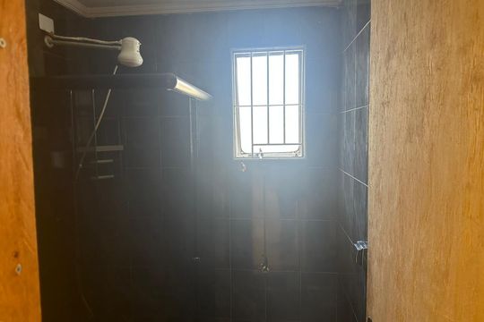 Banheiro de apartamento à venda com 2 quartos, 64m² em Piraporinha, São Paulo