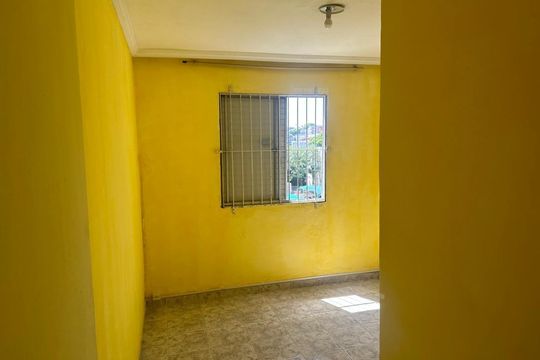 Quarto de apartamento à venda com 2 quartos, 64m² em Piraporinha, São Paulo