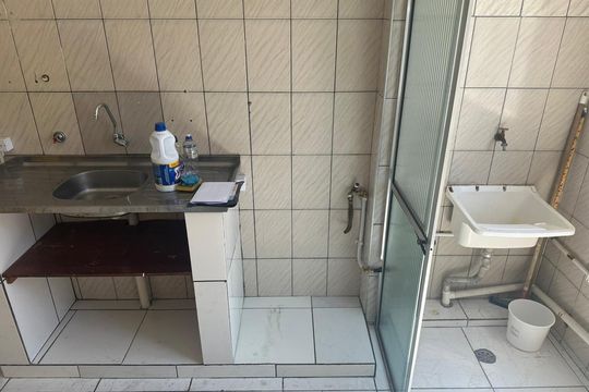Cozinha de apartamento à venda com 2 quartos, 64m² em Piraporinha, São Paulo