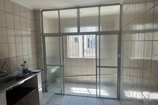 Cozinha de apartamento à venda com 2 quartos, 64m² em Piraporinha, São Paulo