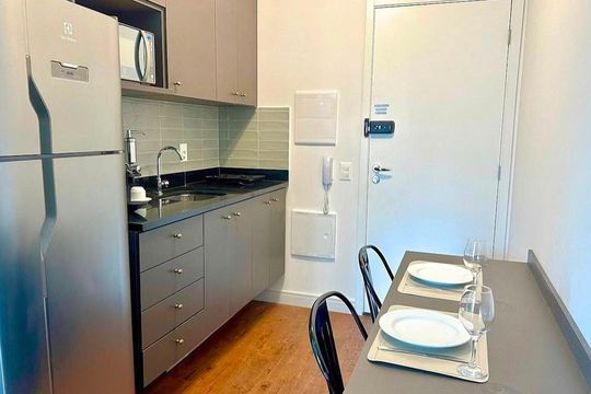 Cozinha de kitnet/studio para alugar com 1 quarto, 25m² em Sumarezinho, São Paulo