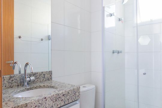 Banheiro de apartamento para alugar com 2 quartos, 44m² em Jardim Iris, São Paulo