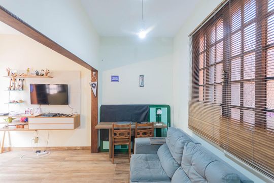 Sala de casa à venda com 2 quartos, 118m² em Grajaú, Rio de Janeiro