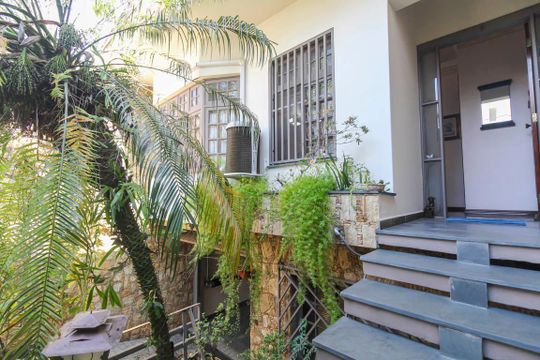 Garagem de casa à venda com 4 quartos, 296m² em Chácara Mafalda, São Paulo