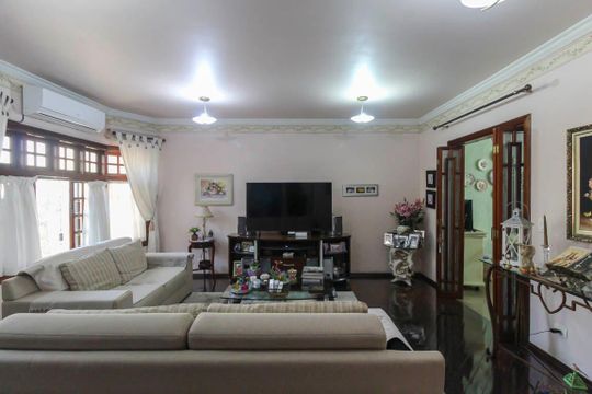 Casa à venda com 4 quartos, 296m² em Chácara Mafalda, São Paulo