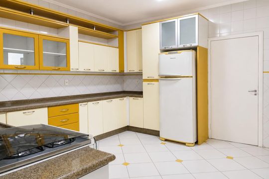Cozinha de casa de condomínio para alugar com 3 quartos, 200m² em Jardim dos Estados, Taubaté
