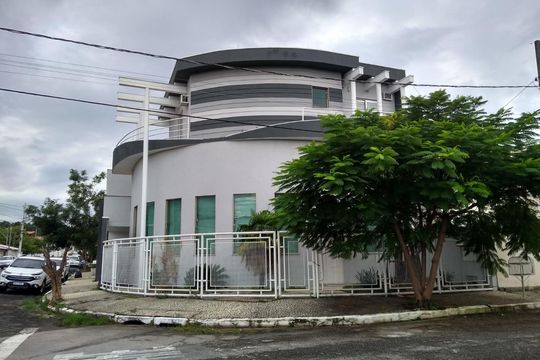 Fachada de casa de condomínio para alugar com 3 quartos, 200m² em Jardim dos Estados, Taubaté