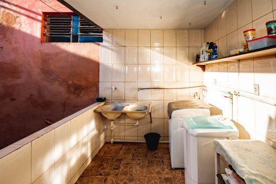 Casa à venda com 4 quartos, 308m² em Guarani, Belo Horizonte
