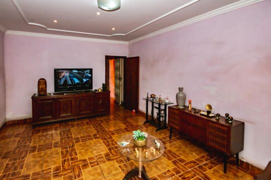 Casa à venda com 4 quartos, 308m² em Guarani, Belo Horizonte