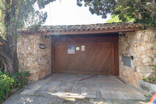 Fachada de casa de condomínio para alugar com 4 quartos, 422m² em Nova Fazendinha, Carapicuíba