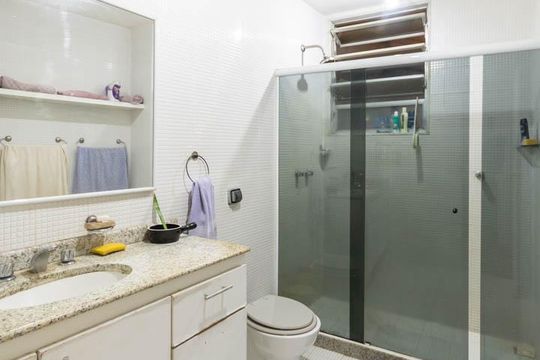 Banheiro de apartamento à venda com 3 quartos, 132m² em Tijuca, Rio de Janeiro