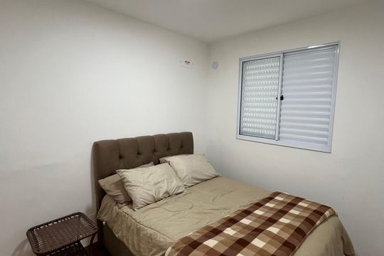 Quarto de apartamento à venda com 2 quartos, 44m² em Costa E Silva, Porto Alegre