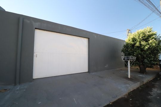 Fachada de casa para alugar com 4 quartos, 160m² em São Jorge, Uberlândia