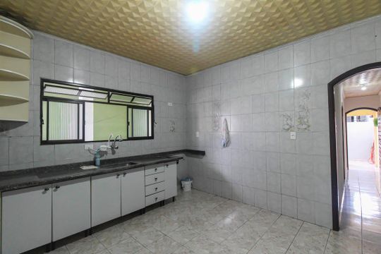 Cozinha de casa à venda com 4 quartos, 375m² em Jardim Guairaca, São Paulo