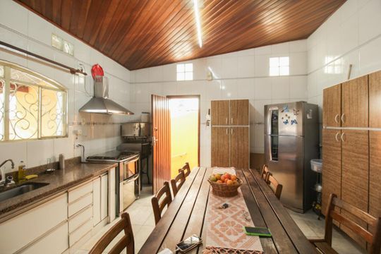 Cozinha de casa à venda com 3 quartos, 200m² em Vila Mangalot, São Paulo