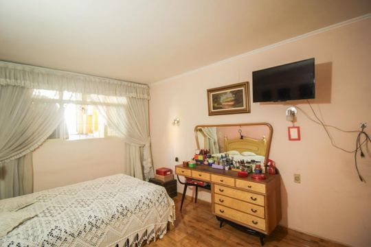 Quarto Suíte de casa à venda com 3 quartos, 200m² em Vila Mangalot, São Paulo