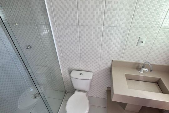 Banheiro social de casa para alugar com 2 quartos, 64m² em Alto Aririu, Palhoça