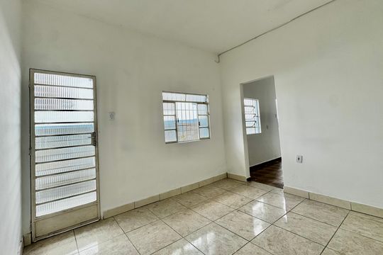 Casa para alugar com 1 quarto, 40m² em Aparecida, Belo Horizonte