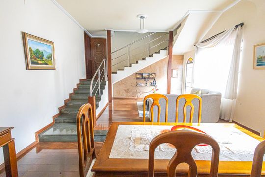 Casa à venda com 5 quartos, 378m² em Santa Amelia, Belo Horizonte
