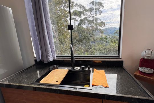 Cozinha de casa de condomínio para alugar com 3 quartos, 90m² em Quitandinha, Petrópolis