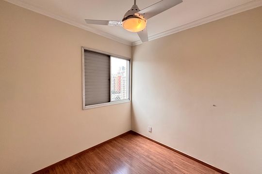 Quarto 2 de apartamento para alugar com 2 quartos, 65m² em Vila Nova Conceição, São Paulo