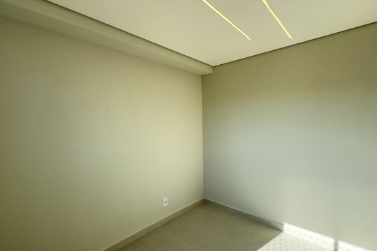 Quarto 1 de apartamento para alugar com 2 quartos, 36m² em Jardim Aeroporto, São Paulo