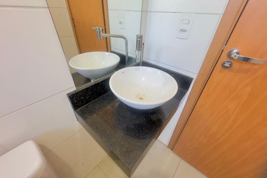 Banheiro de apartamento para alugar com 2 quartos, 50m² em Jardim Novo Portugal, Guarulhos