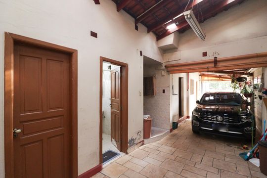 Área de Serviço e banheiro de serviço de casa à venda com 3 quartos, 733m² em Jardim Paraíso, São Paulo