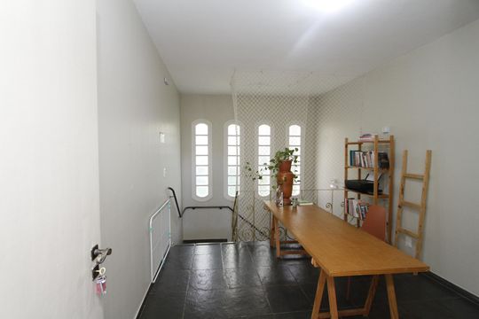 Escada de casa à venda com 4 quartos, 264m² em Santa Lúcia, Belo Horizonte