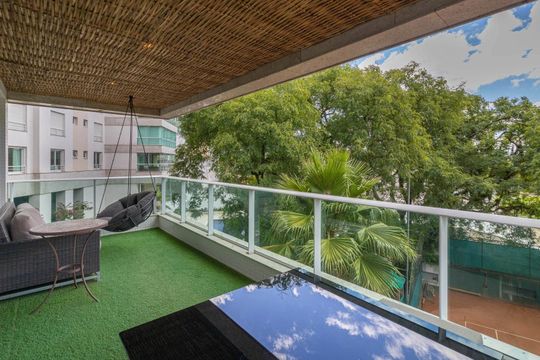 Varanda da Sala de apartamento para alugar com 3 quartos, 312m² em Três Figueiras, Porto Alegre