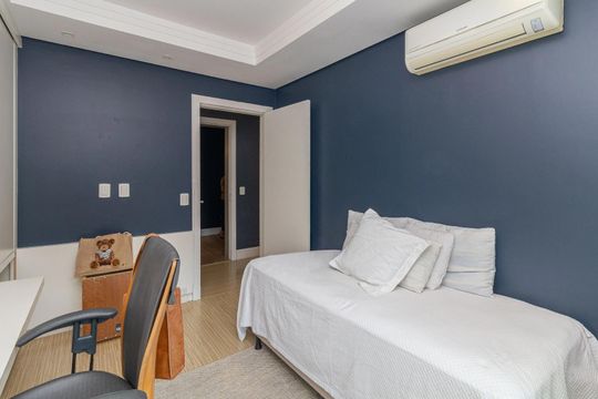 Quarto 1 de apartamento para alugar com 3 quartos, 312m² em Três Figueiras, Porto Alegre
