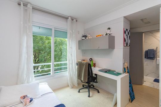 Quarto 2 de apartamento para alugar com 3 quartos, 312m² em Três Figueiras, Porto Alegre