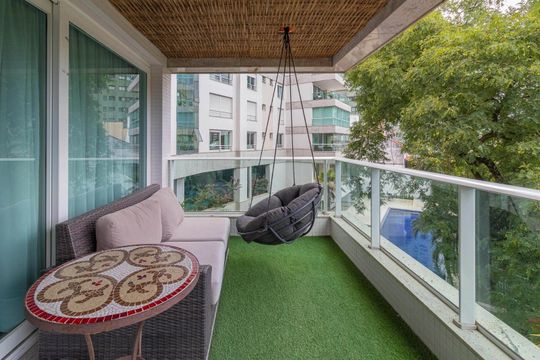 Varanda da Sala de apartamento para alugar com 3 quartos, 312m² em Três Figueiras, Porto Alegre
