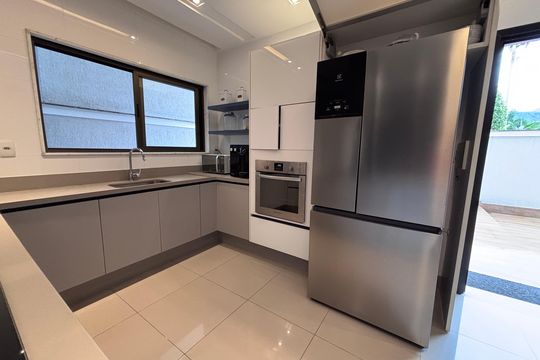 Cozinha de apartamento à venda com 3 quartos, 350m² em Recreio dos Bandeirantes, Rio de Janeiro