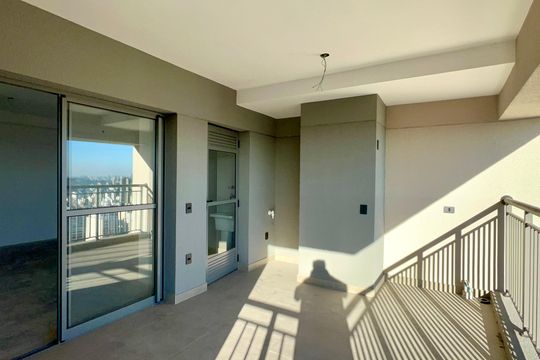 Varanda de apartamento à venda com 2 quartos, 77m² em Pinheiros, São Paulo